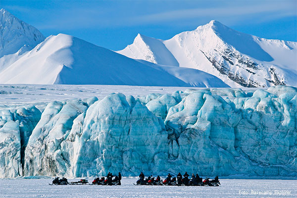 Scootertur til isbre på Svalbard
